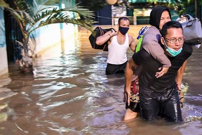 Cipinang Hulu Siaga III, Warga Bantaran Sungai Diimbau Waspada Kemungkinan Potensi Banjir