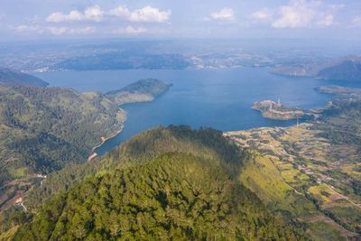 FOTO: Wisata Menara Pandang Tele Danau Toba