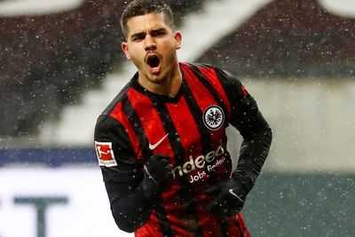 Beruntungnya Eintracht Frankfurt Dapat Pemain Buangan AC Milan