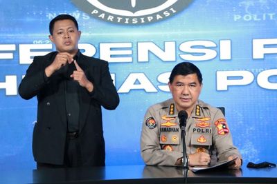 Oknum Polisi Diduga Jual Senjata ke KKB di Papua, Revolver hingga Laras Panjang Disita