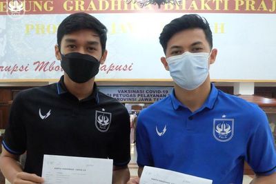 Jadi Perwakilan Atlet, Dua Pemain PSIS Semarang Divaksin Sinovac