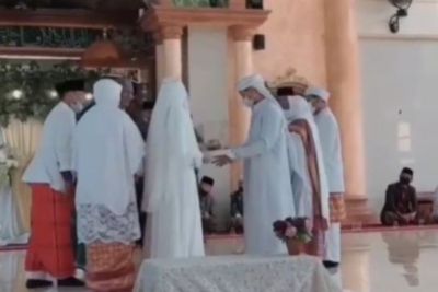 Momen Pasangan yang Menikah dengan Proses Taaruf Gemetaran saat Salaman