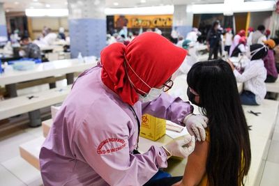 Warga Antre untuk Dapat Vaksin Covid-19 di Tanah Abang, Wagub DKI: Alhamdulillah