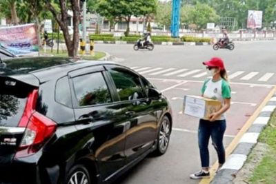 Jelang PON Papua, Tim Sepak Bola Putri Kalteng Turun ke Jalan Cari Dana untuk Tanding