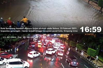 Ganjar Pranowo Perlihatkan Banjir di Simpang Lima Semarang yang Surut Kurang dari 2 Jam