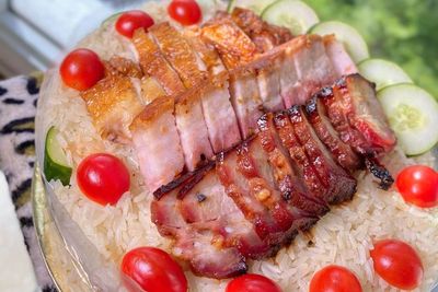 Kreasi Kue Ultah Anti Mainstream di Singapura, Terbuat dari Nasi Hainan dan Ayam Panggang