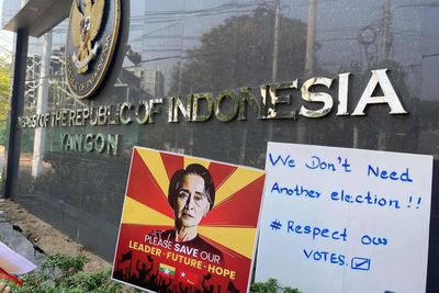 KBRI di Yangon Didemo Warga Lokal, Kemenlu Bantah Tuduhan Dukung Militer Myanmar