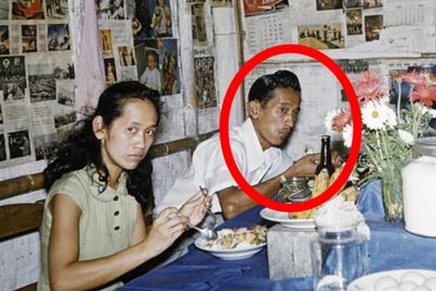 Foto Jadul Pasangan Suami Istri Makan di Warung Yogyakarta, Netizen Salfok ke Rambut Suami