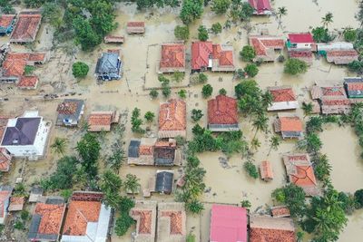 FOTO: Desa Karangligar Karawang Masih Terendam Banjir