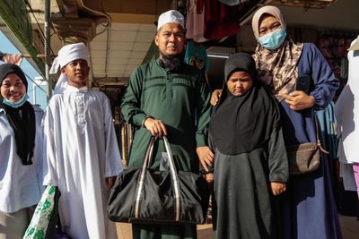 Berkat Bantuan Ustaz Ebit Lew, Gadis 11 Tahun yang Rawat 4 Adiknya Akhirnya Bisa Sekolah