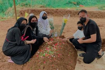 Innalillahi, Mantan Mertua Vicky Prasetyo Meninggal Dunia