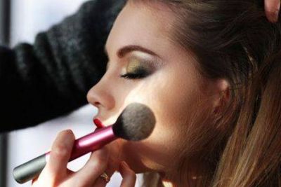 3 Rekomendasi Countour Lokal Penyempurna Tampilan Make Up, Apa Saja?