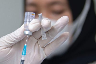 Vaksinasi Covid-19 Tahap Kedua Ditargetkan Selesai Juni
