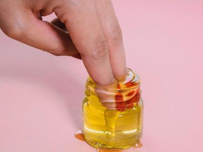 Jarang Diketahui, Ini Tips Menggunakan Pelumas yang Aman untuk Kesehatan Sperma