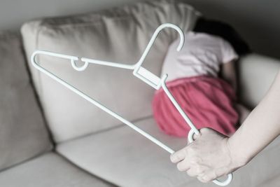 Viral, Ibu Aniaya Anaknya Sendiri Untuk Ancam Suami, Pukul Hingga Todongkan Pisau