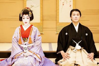 Bikin Pangling! Syahrini Berdandan ala Wanita Jepang di Hari Ulang Tahun Pernikahannya
