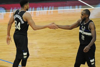 FOTO: Antetokounmpo Membawa Bucks Kalahkan Clippers 105-100