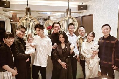 Tak Hanya Berhias ala Geisha, Syahrini Juga Undang Artis Jepang di Dinner Anniversary!