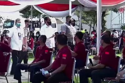 Tinjau Vaksinasi di Yogya, Jokowi: 19.900 Pedagang di Malioboro akan Divaksin Covid-19