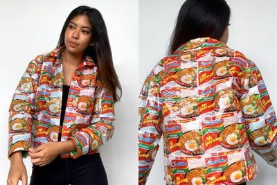 Wanita Indonesia Ini Berhasil Daur Ulang Kemasan Indomie Jadi Reversible Bomber Jacket