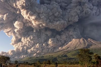 Abu Vulkanik Erupsi Gunung Sinabung Ternyata Sampai ke Aceh