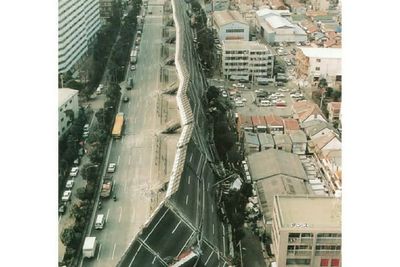 Kilas Balik: Tampilan Jalanan Layang Jepang yang Rusak Parah Akibat Gempa Berskala 7,2 R