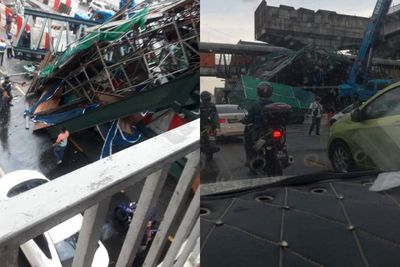 Jalan Layang Ini Runtuh di Tengah Konstruksi, Korban Masih Belum Diketahui