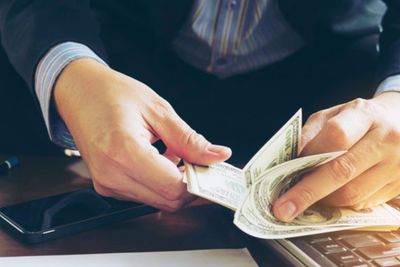 8 Tips Cara Menghemat Uang Agar Tidak Boros