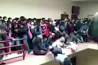 Pagar Balkon di Universitas Bolivia Runtuh, 5 Orang Tewas Atas Insiden Ini