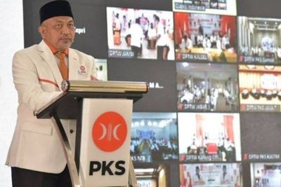 Jokowi Cabut Lampiran Perpres Soal Miras, Ini Tanggapan Presiden PKS 