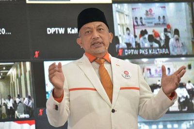 Jokowi Akhirnya Cabut Perpres Pelegalan Miras, Presiden PKS: Langkah yang Tepat