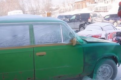 Apa yang Terjadi Jika Kita Mengecat Mobil pada Suhu -30 Derajat Celcius?
