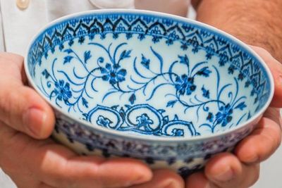 Beli Mangkok Langka Seharga US$ 35, Ternyata Barang Itu Bernilai US$ 500.000