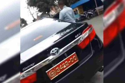 Wanita Pamer Mobil Toyota Camry Berpelat Dinas TNI, Setelah Dicek Rupanya Palsu!