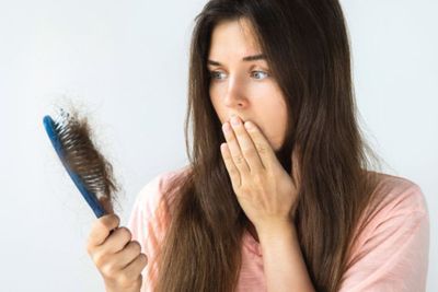 Waspadai Tanda Rambut Rontok yang Tak Normal, Bagaimana?