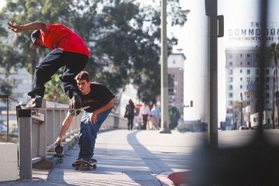 Skateboarders Diperbolehkan Bermain di Trotoar, tapi Dilarang Catcalling