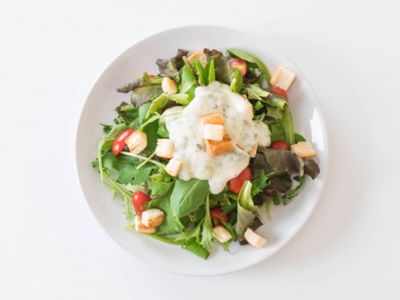 Hindari Konsumsi Salad Pakai Mayones, Ini Alasannya