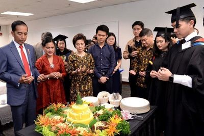 Penampakan Keluarga Kaesang dan Felicia Berdoa Bersama Beda Agama: Tuhan Tidak Tidur