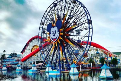 Mulai 1 April, Disneyland California akan Kembali Buka, Pengunjung Dibatasi