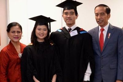 Kecewa dengan Sikap Kaesang, Ibu Felicia Unggah Foto Bersama Jokowi: Gusti Ora Sare