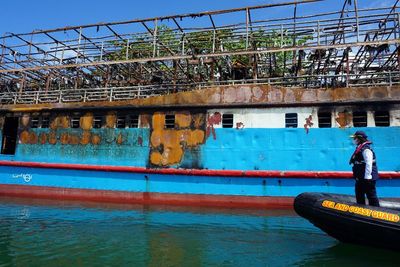 FOTO: Penyelidikan Kebakaran Kapal Fajar Baru 8 di Sorong