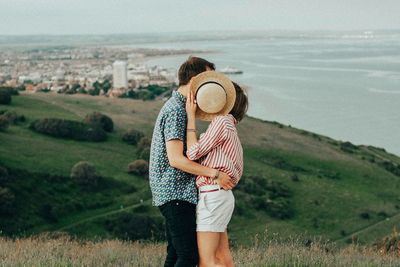 Perempuan Wajib Tahu! 3 Cara Mencium Pria Agar Dia Tetap Tertarik dengan Kamu