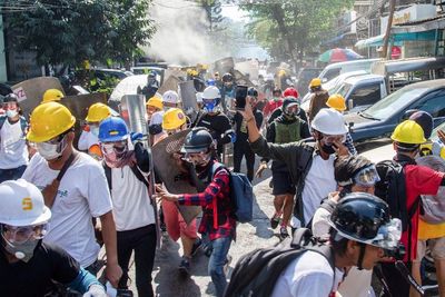 Beberapa Polisi Myanmar Melarikan Diri ke India Setelah Menolak untuk Menembak Demonstran