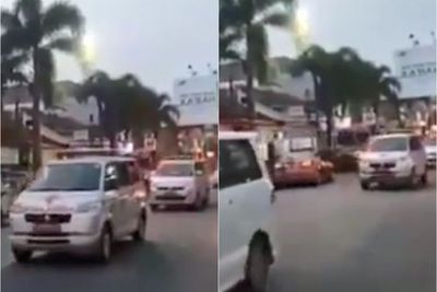 Isak Tangis Keluarga Korban Kecelakaan Bus di Sumedang, 9 Jenazah Tiba di Rumah Duka