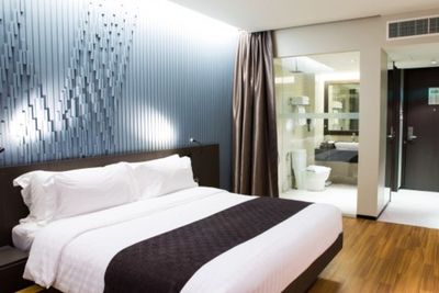 Ternyata Ini Alasan Mengapa Kamar Hotel Tidak Sediakan Bantal Guling