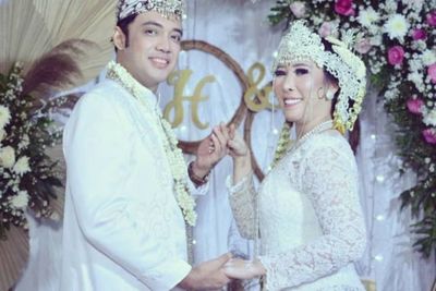Henny Mona Blak-blakan Akui Nikah Siri dengan Sandy Tumiwa, Ternyata Ini Alasannya