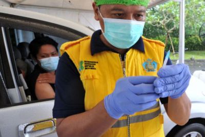 Mulai Pekerja Wisata Hingga Lansia Bisa Vaksinasi Drive Thru Gratis di Sejumlah Daerah Ini