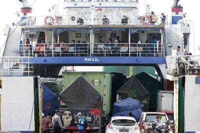 FOTO: Pelabuhan Ketapang Beroperasi Kembali