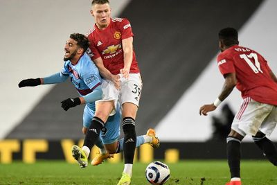 FOTO: Liga Inggris, Gol Bunuh Diri Bawa MU Kalahkan West Ham 1-0