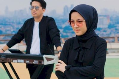 Muncul ke Publik, Paranormal Ramal Nissa Sabyan Bakal Nikah dengan Ayus